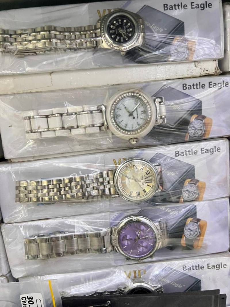 ساعات حريمي ضد الماأ