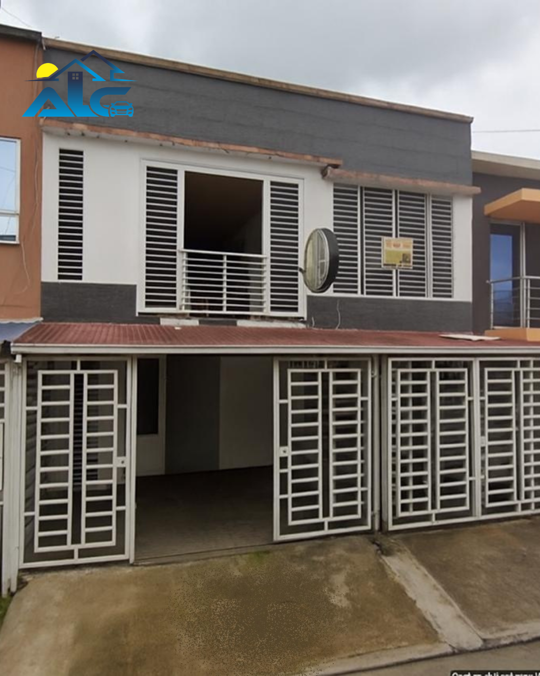 Casa Bifamiliar en Santa Barbara