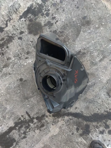 Audi A4 2017 Air Box Cleaner Assembly 8W0133837AB - Grade B EB376309553135 for 2017 Audi A4