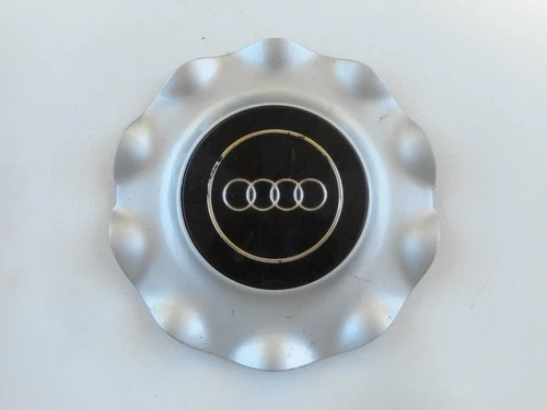 Audi 100 1992-1999 Wheel Center Cap OEM 4A0601165B - Grade B EB286439380745