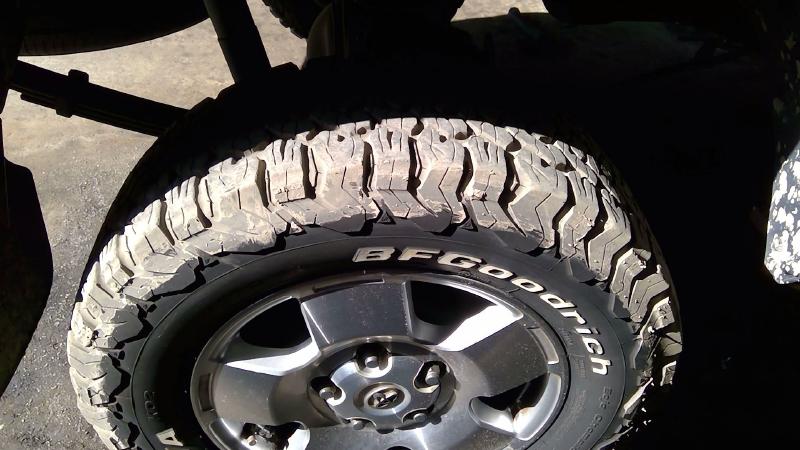 Toyota Tundra 2011 Right Front 18' Wheel Bridgestone 275/65-18 200038 for  Toyota Tundra