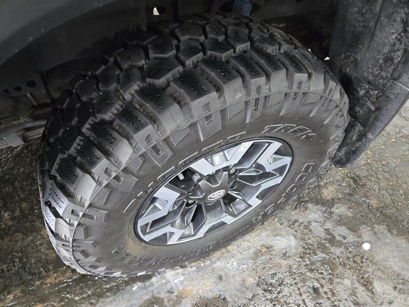 2018 Toyota Tacoma LT265/70R16 COOPER DISCOVER RUGGED TREK 90% X4 00019220 for Toyota Tacoma