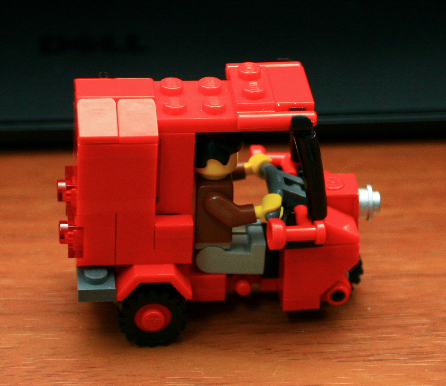 three_wheels_sview.jpg