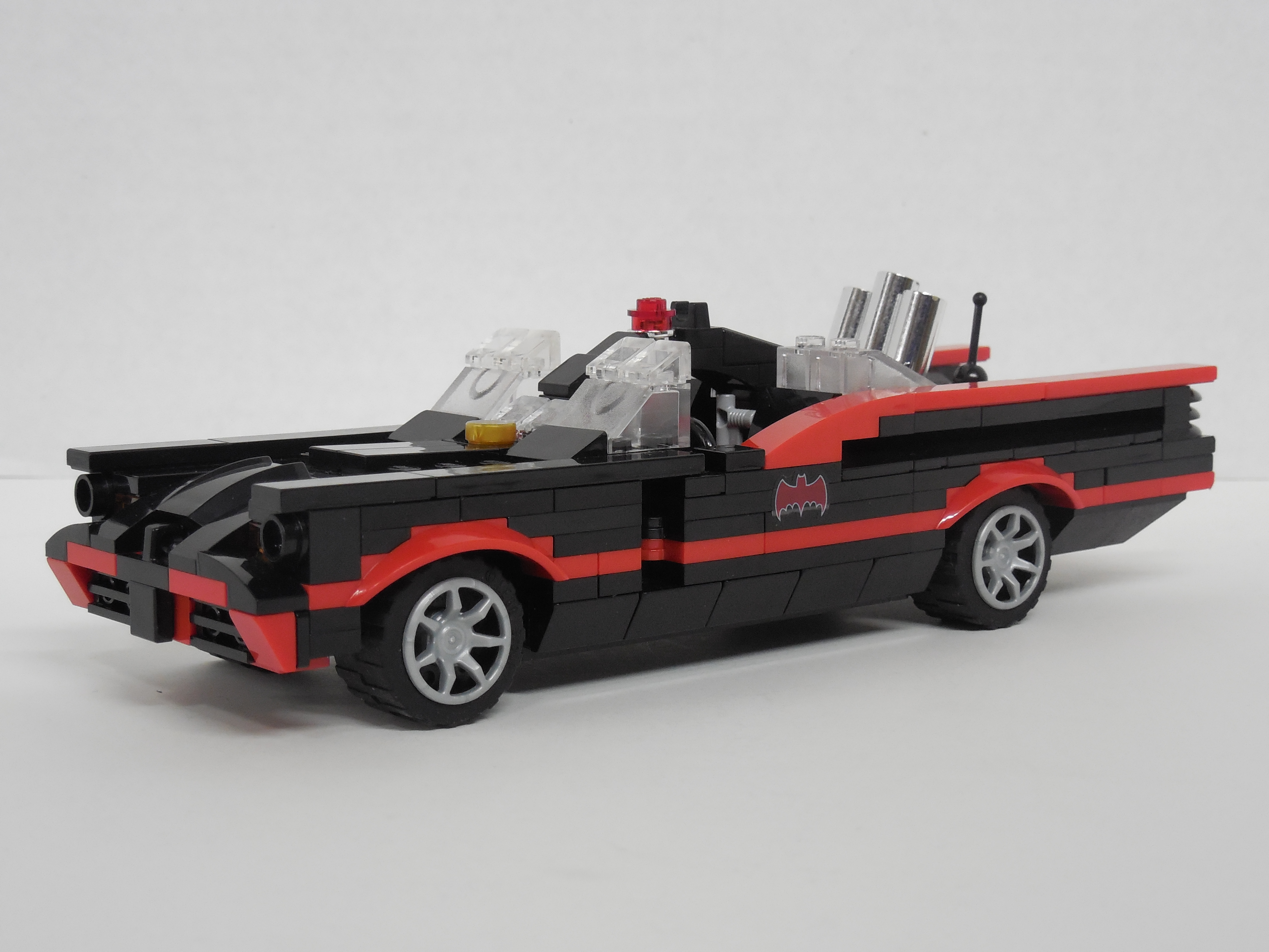 lego_1966_classic_batmobile_209.jpg