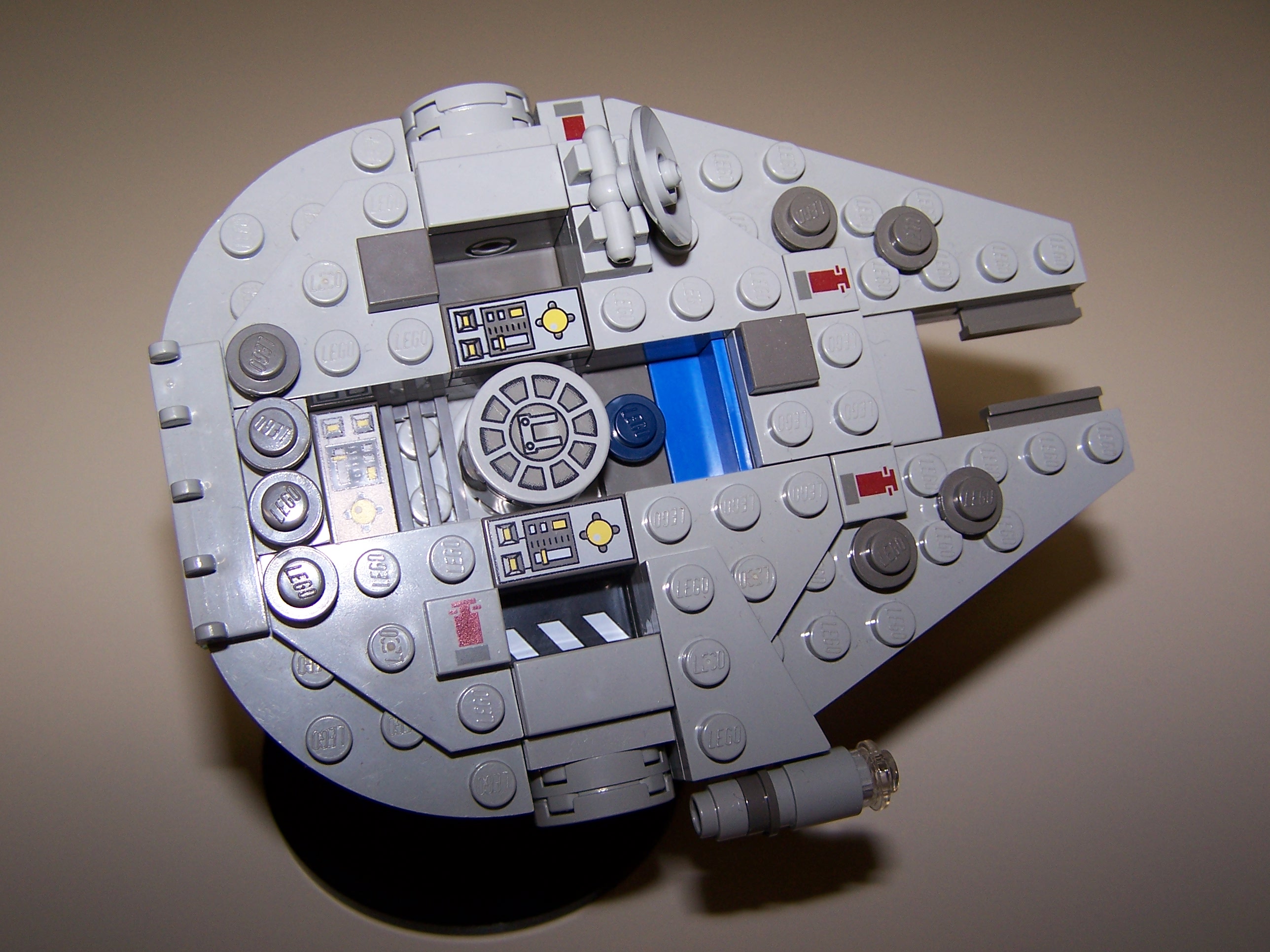 falcon_interior_005.jpg