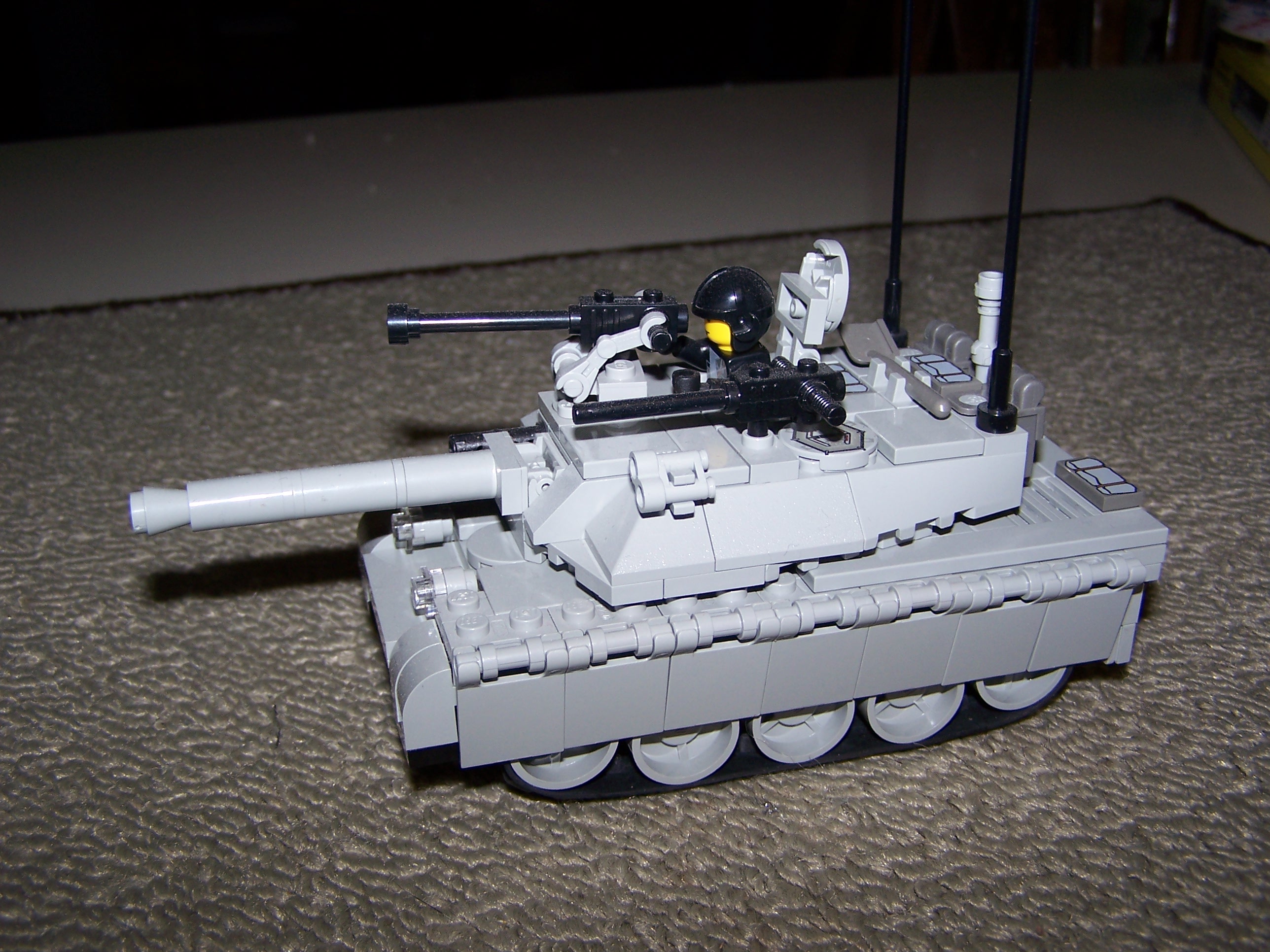 abrams_tank_town_scale_001.jpg