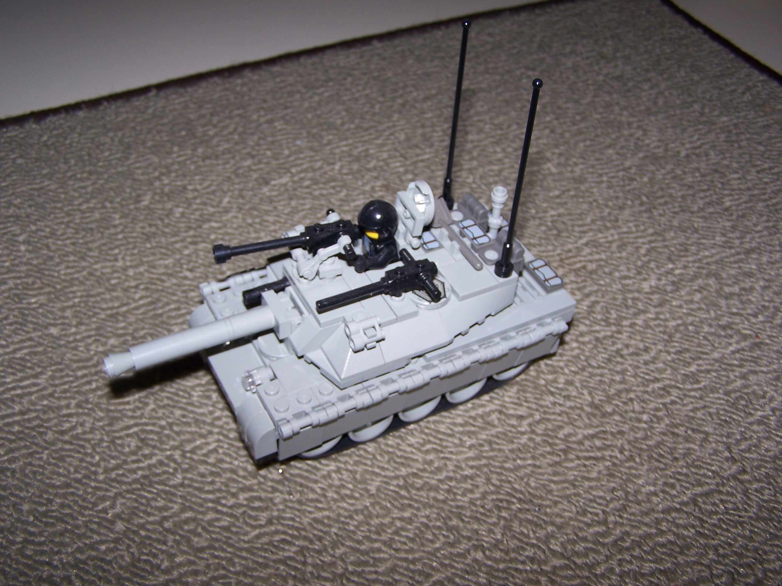 abrams_tank_town_scale_002.jpg