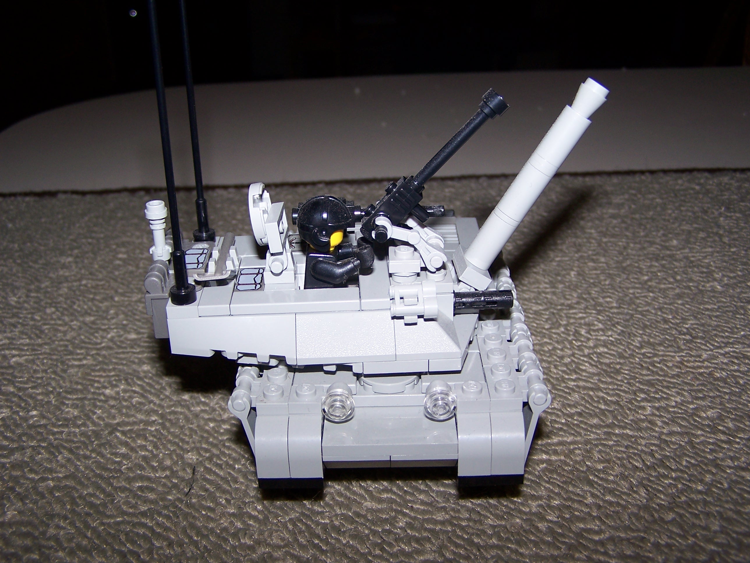 abrams_tank_town_scale_006.jpg