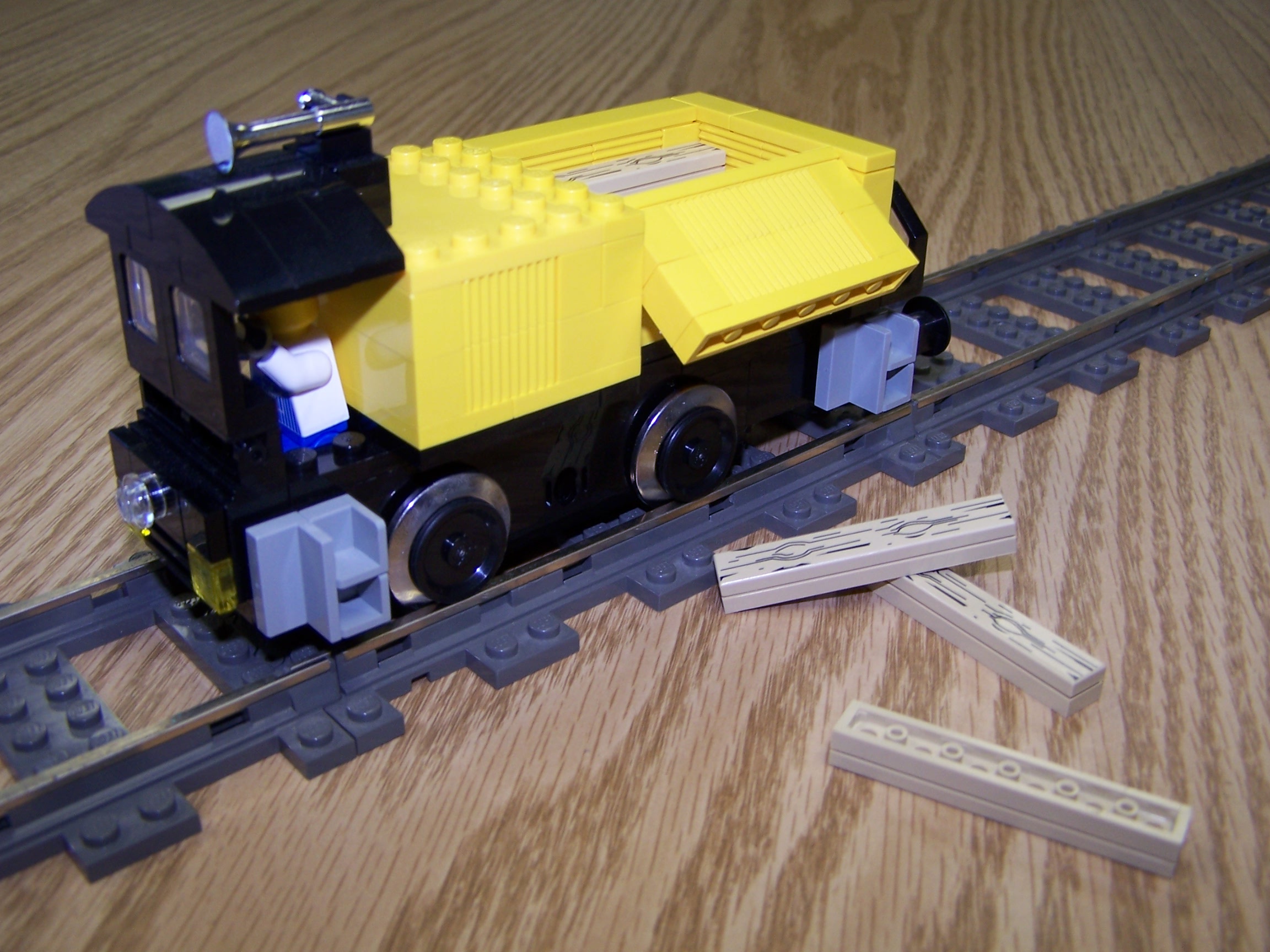 up_tie_car_03.jpg