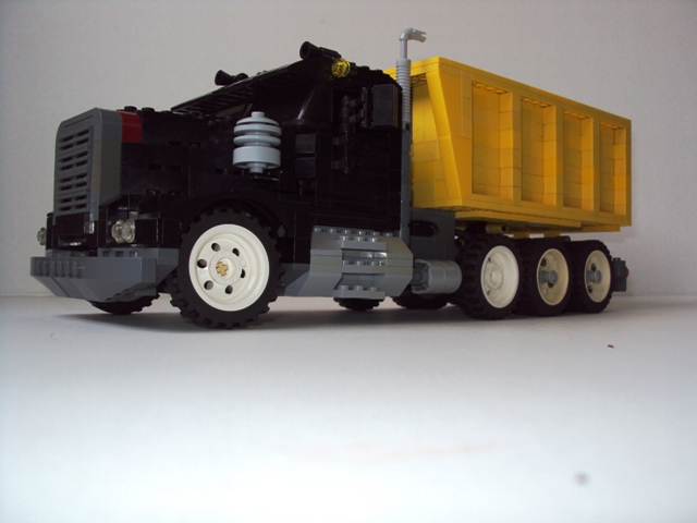 triaxle_dumptruck03.jpg