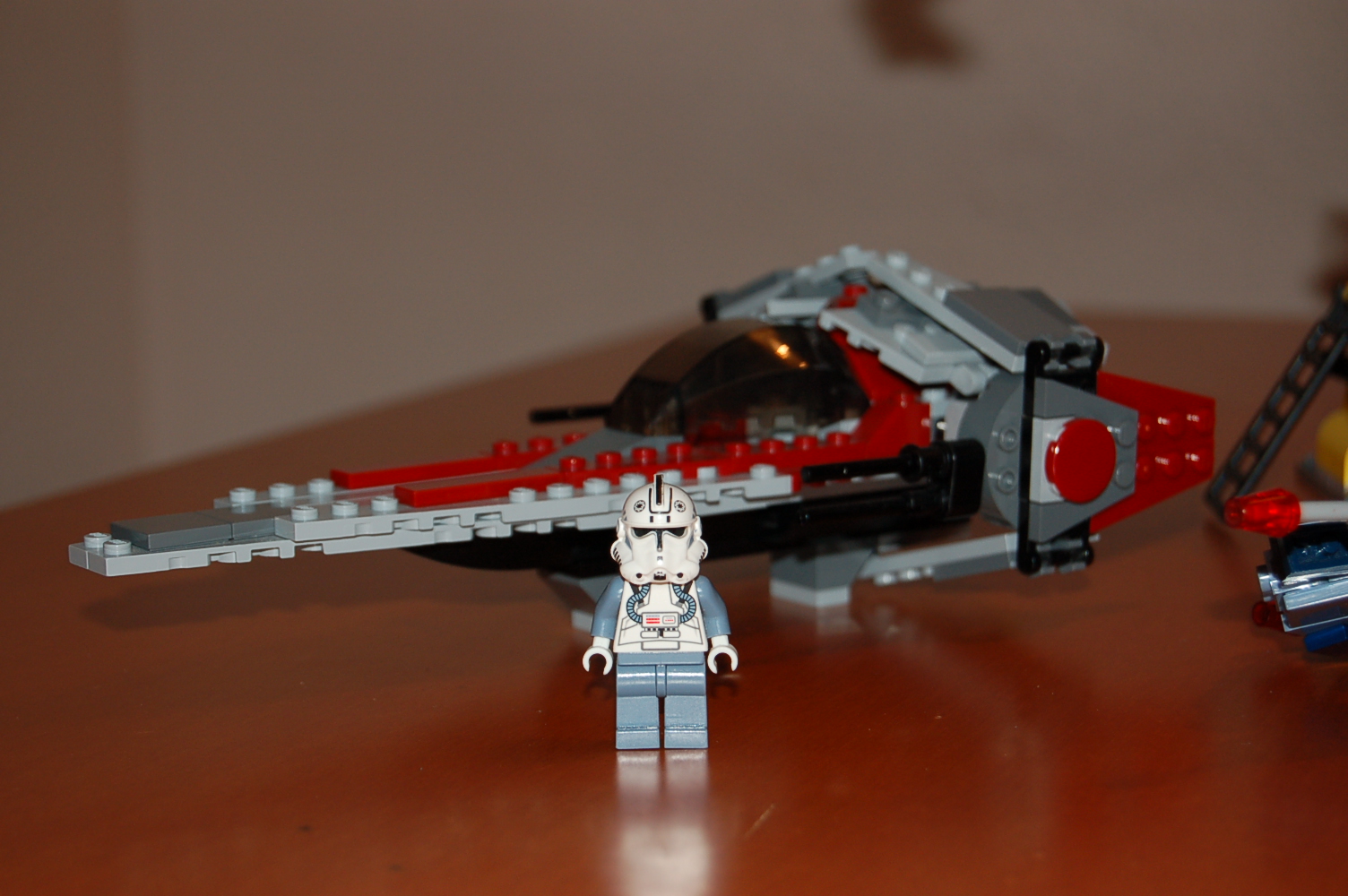 v-wing_fighter2.jpg