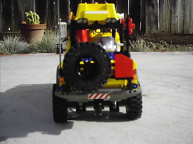 4404_off_road_expedtion_vehicle_006.jpg