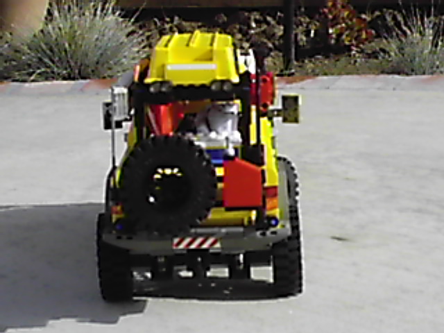 4404_off_road_expedtion_vehicle_007.jpg