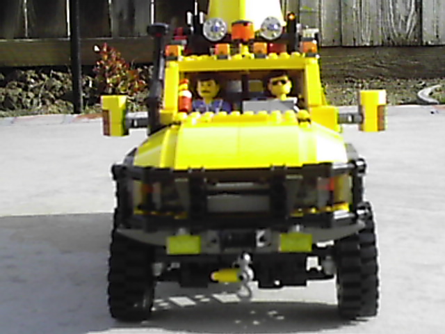 4404_off_road_expedtion_vehicle_008.jpg