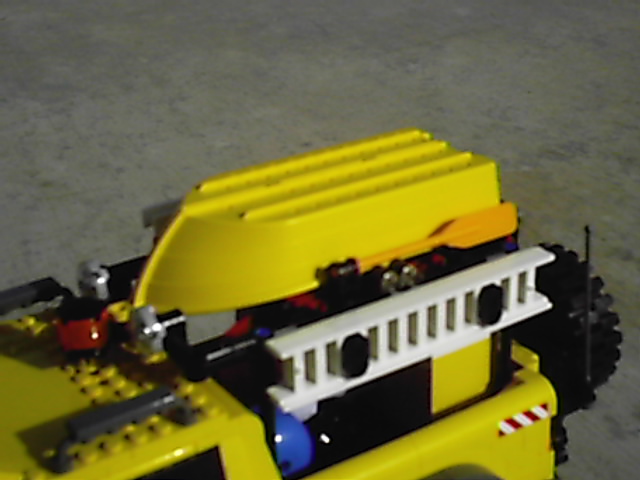 4404_off_road_expedtion_vehicle_011.jpg
