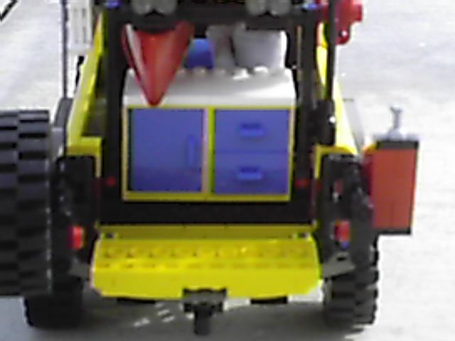 4404_off_road_expedtion_vehicle_020.jpg
