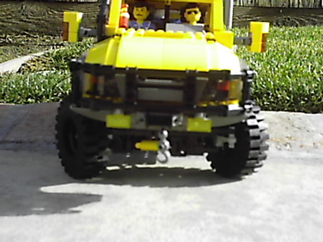 4404_off_road_expedtion_vehicle_024.jpg