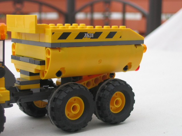 lego_7631_dump_truck_012.jpg
