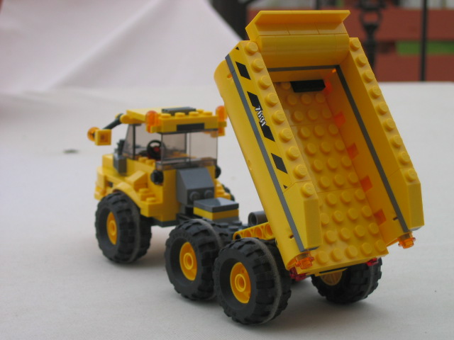 lego_7631_dump_truck_014.jpg
