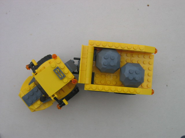 lego_7631_dump_truck_019.jpg