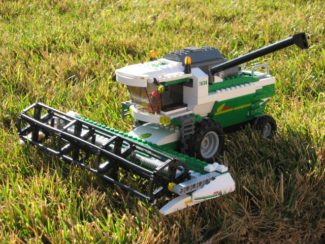 7636_combine_harvester_023.jpg