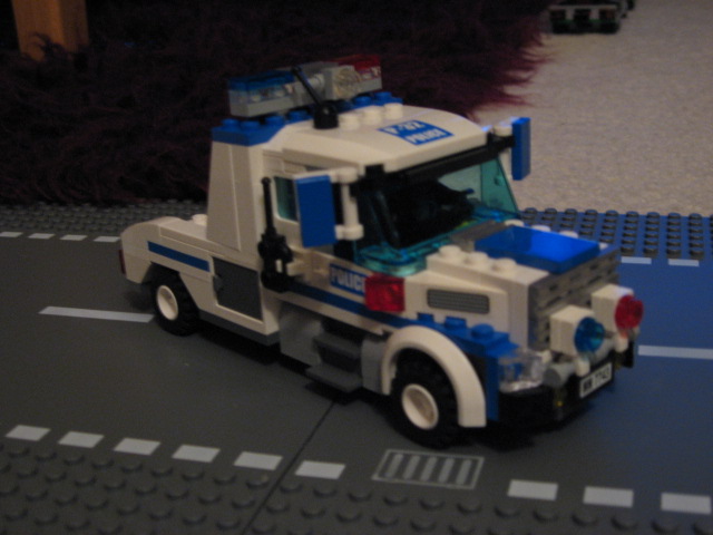 custom_mobile_command_unit_006.jpg