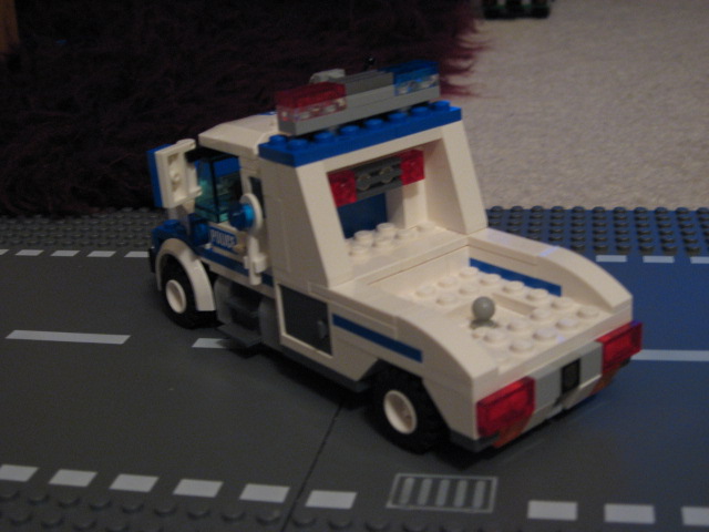 custom_mobile_command_unit_007.jpg