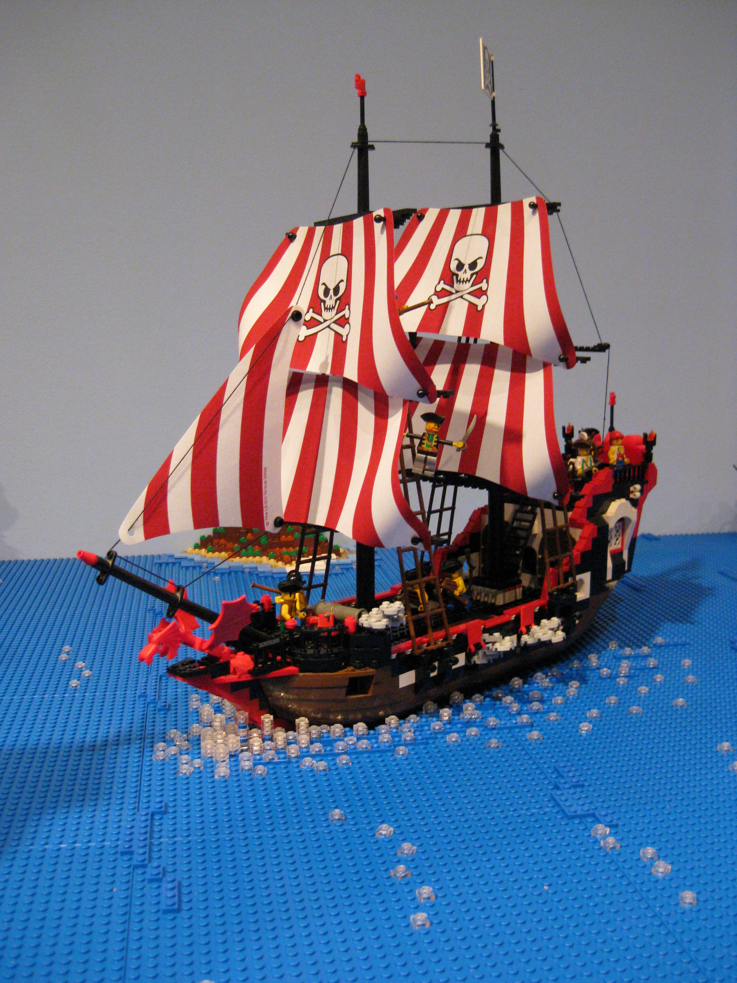 1o5_red_dragon_pirate_ship.jpg