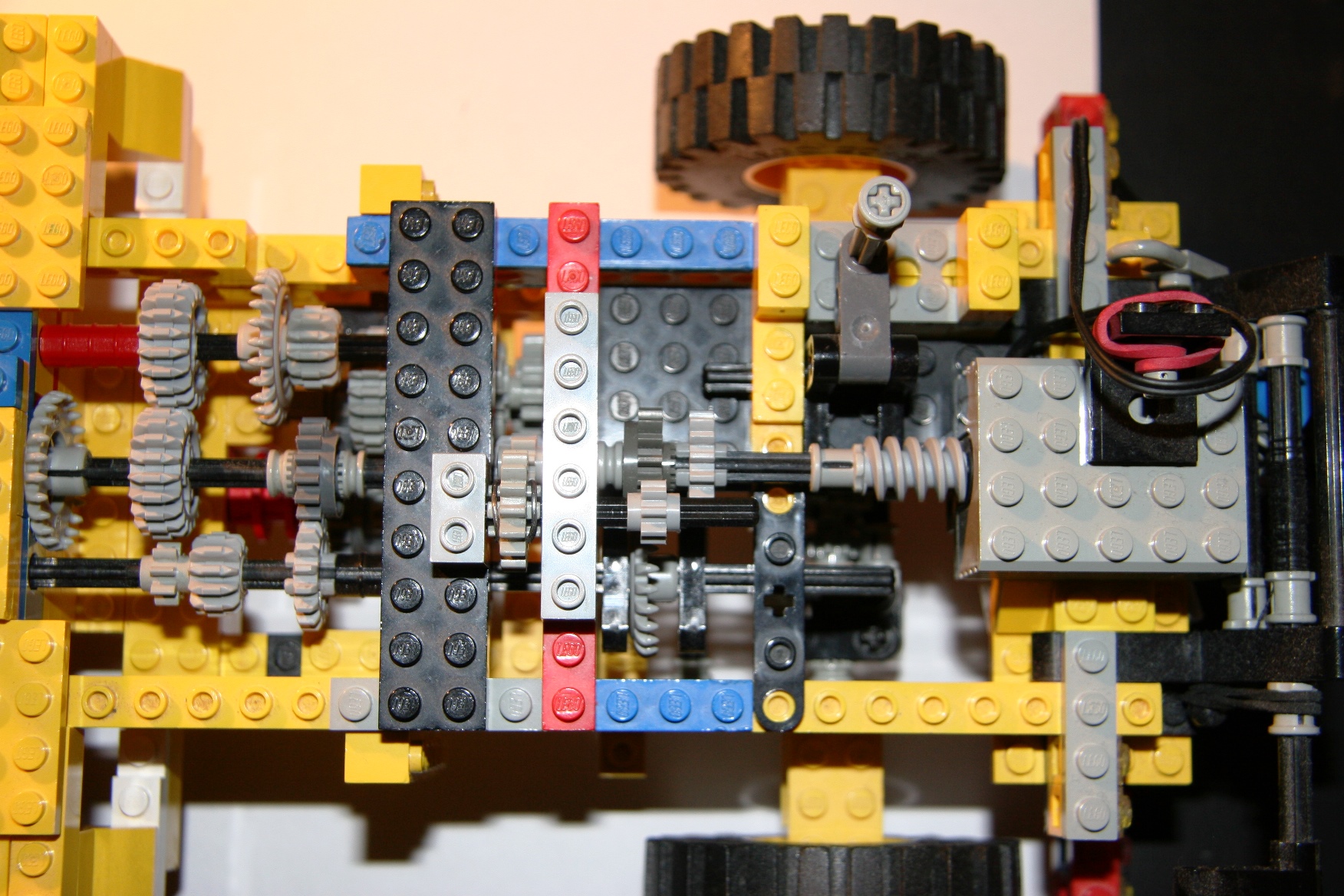 lego4wd_4_gearbox1.jpg