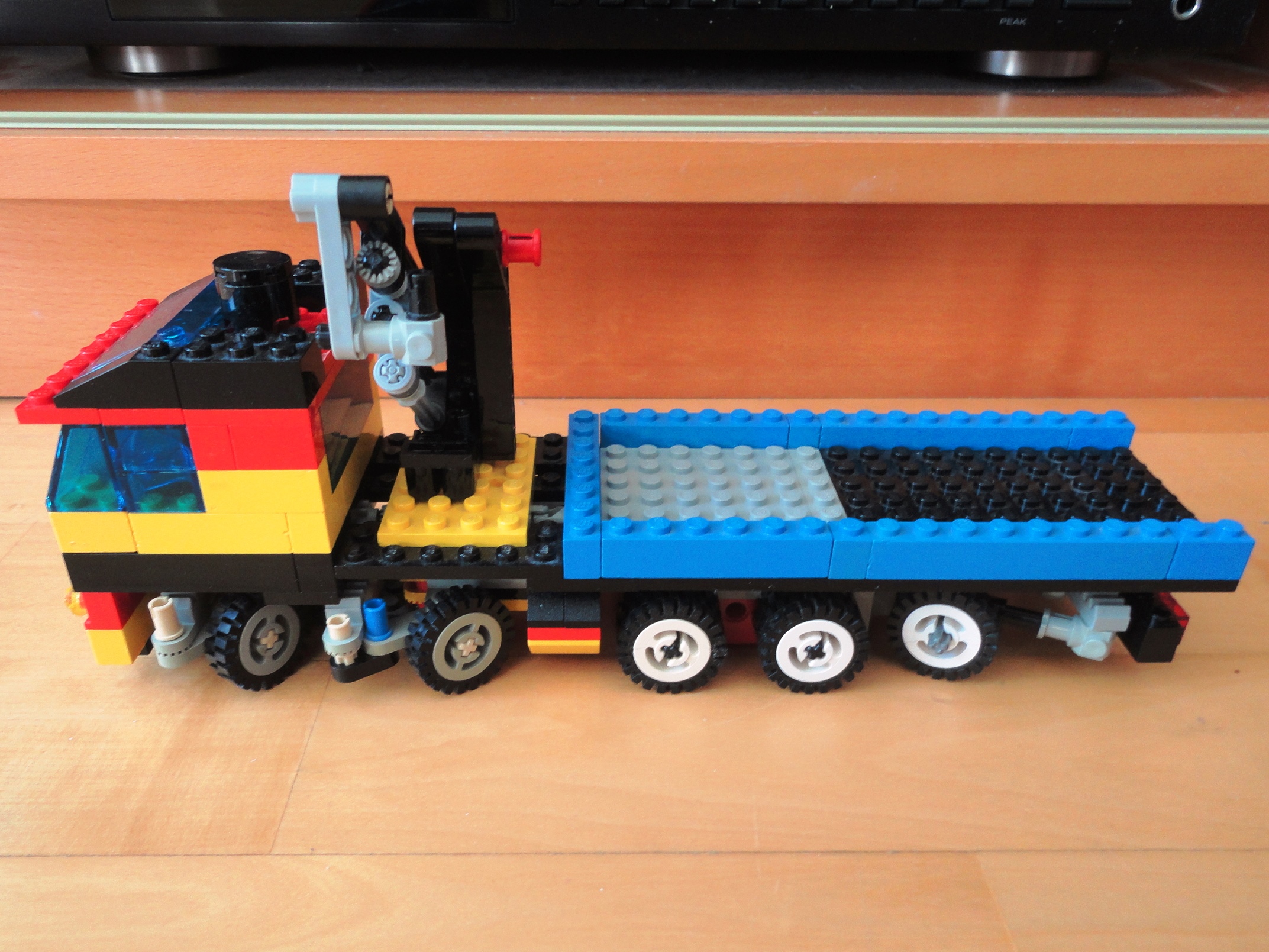 lego_small_10x4_pic2.jpg