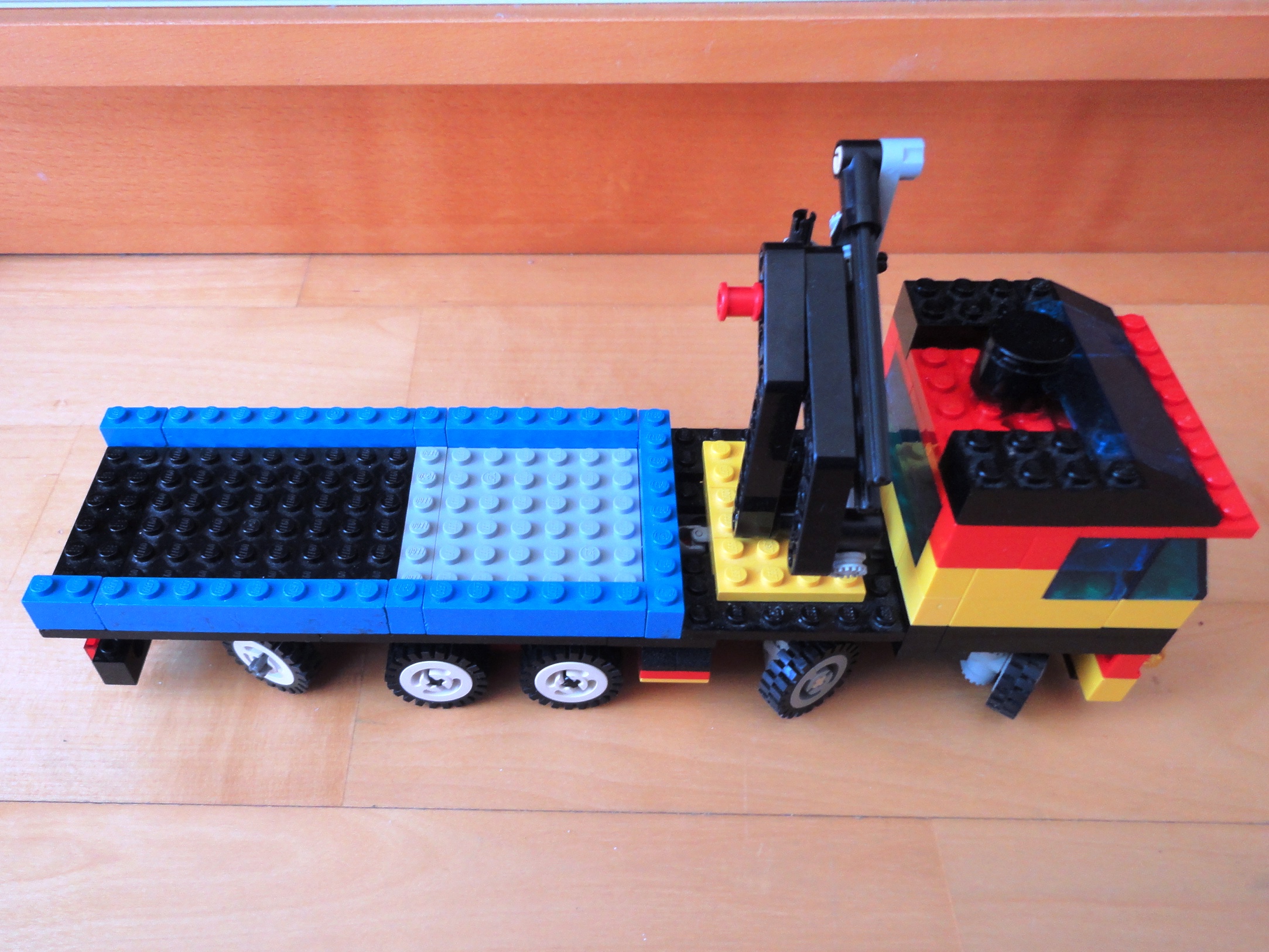 lego_small_10x4_pic3.jpg