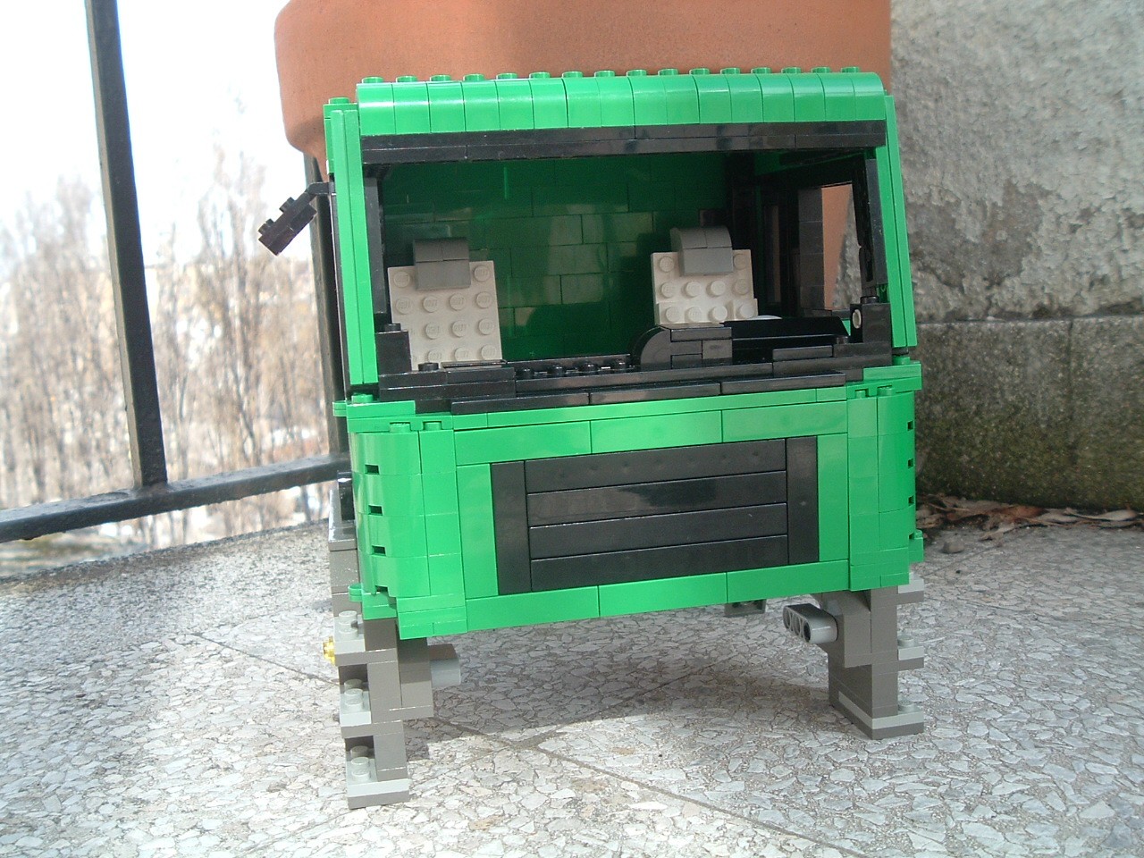 a_cabin_01.jpg