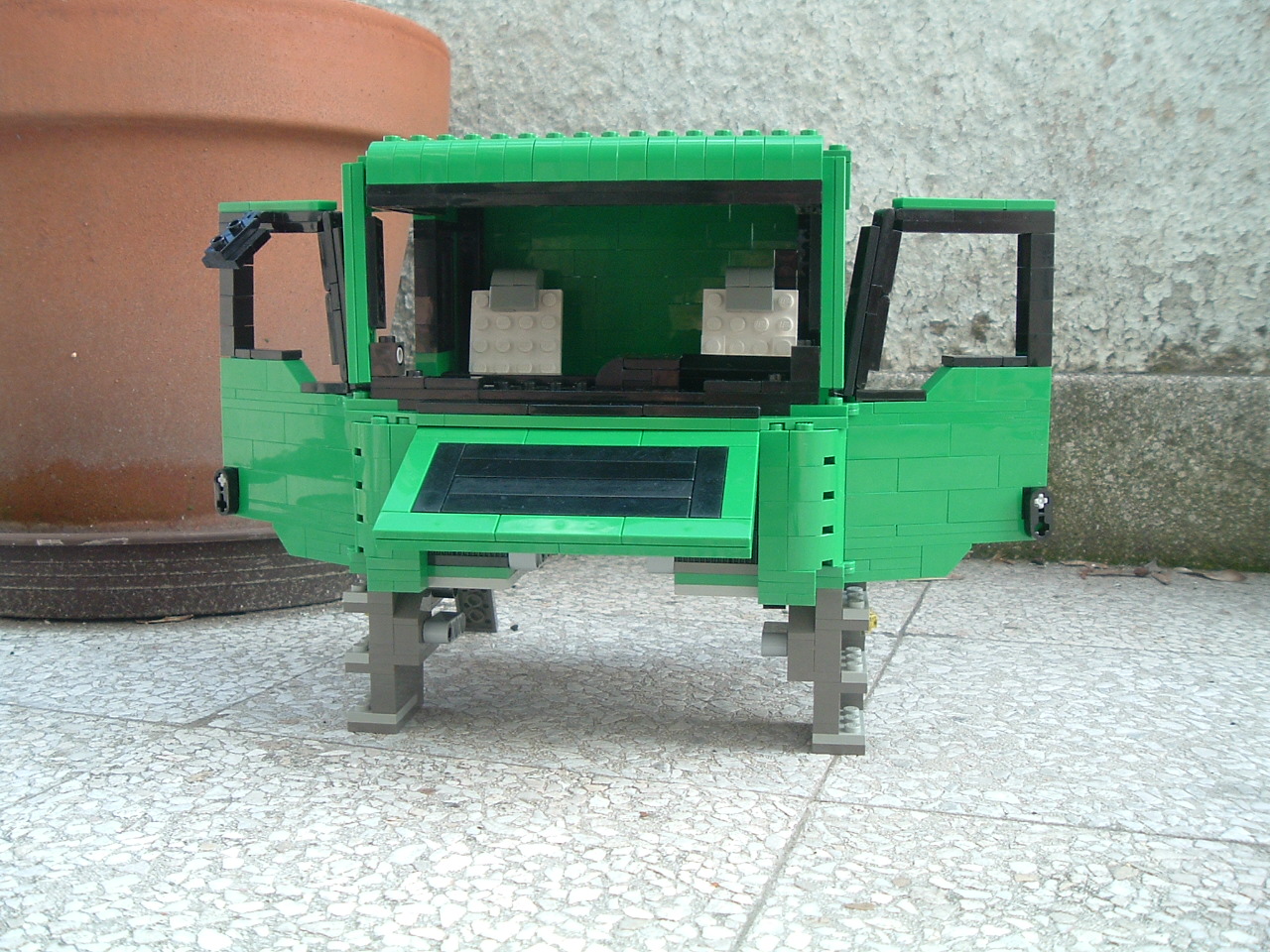 a_cabin_open_01.jpg