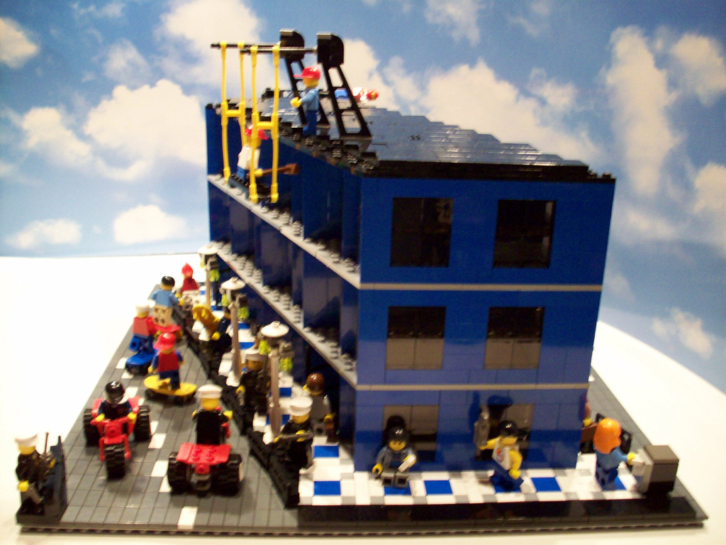 z-bluebuilding_a11_086.jpg