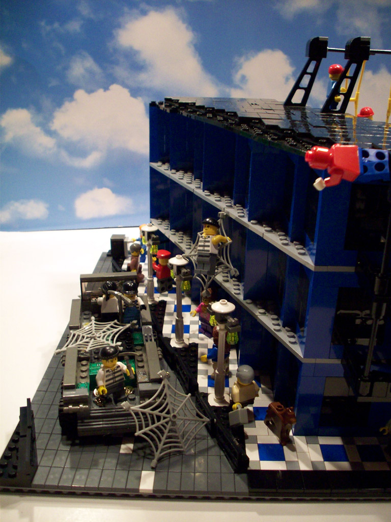 z-bluebuilding_a15_093.jpg