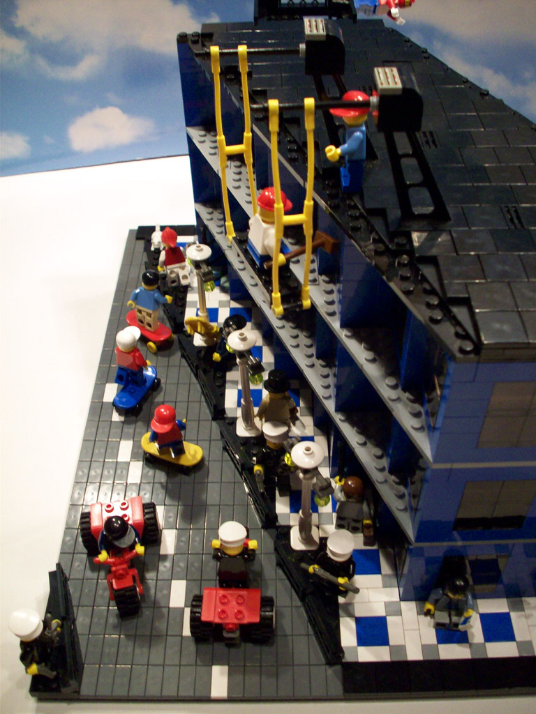 z-bluebuilding_a18_085.jpg