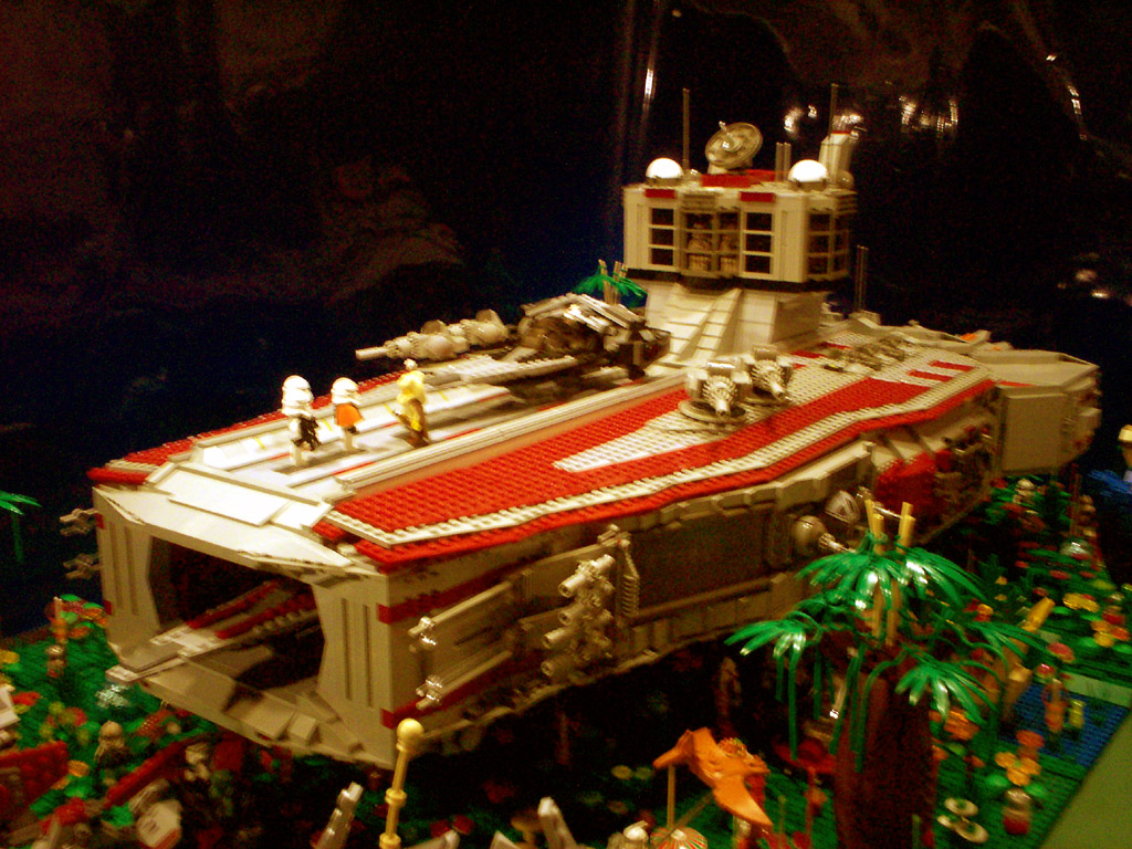 s-sw-attack-frigate-felucia_a12_063.jpg