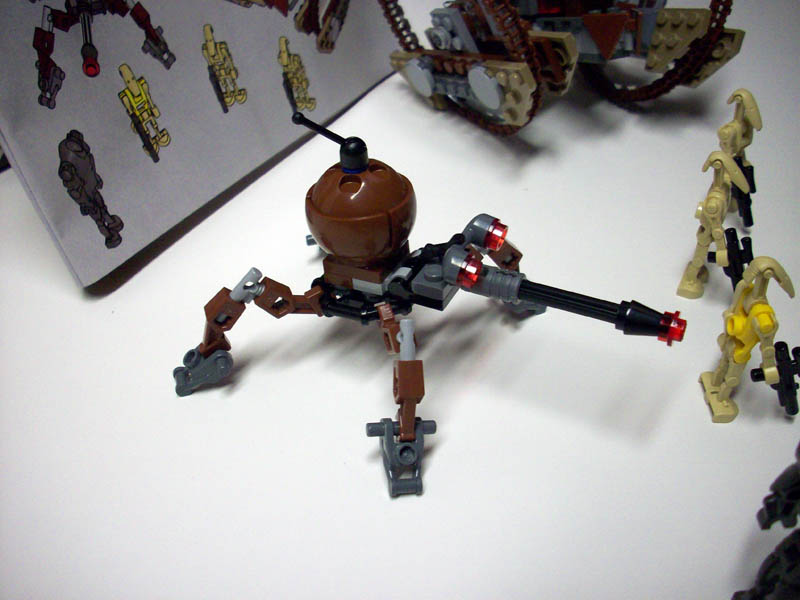 geonosis-abdg-hailfiredroidnspiderdroid_a03_010.jpg