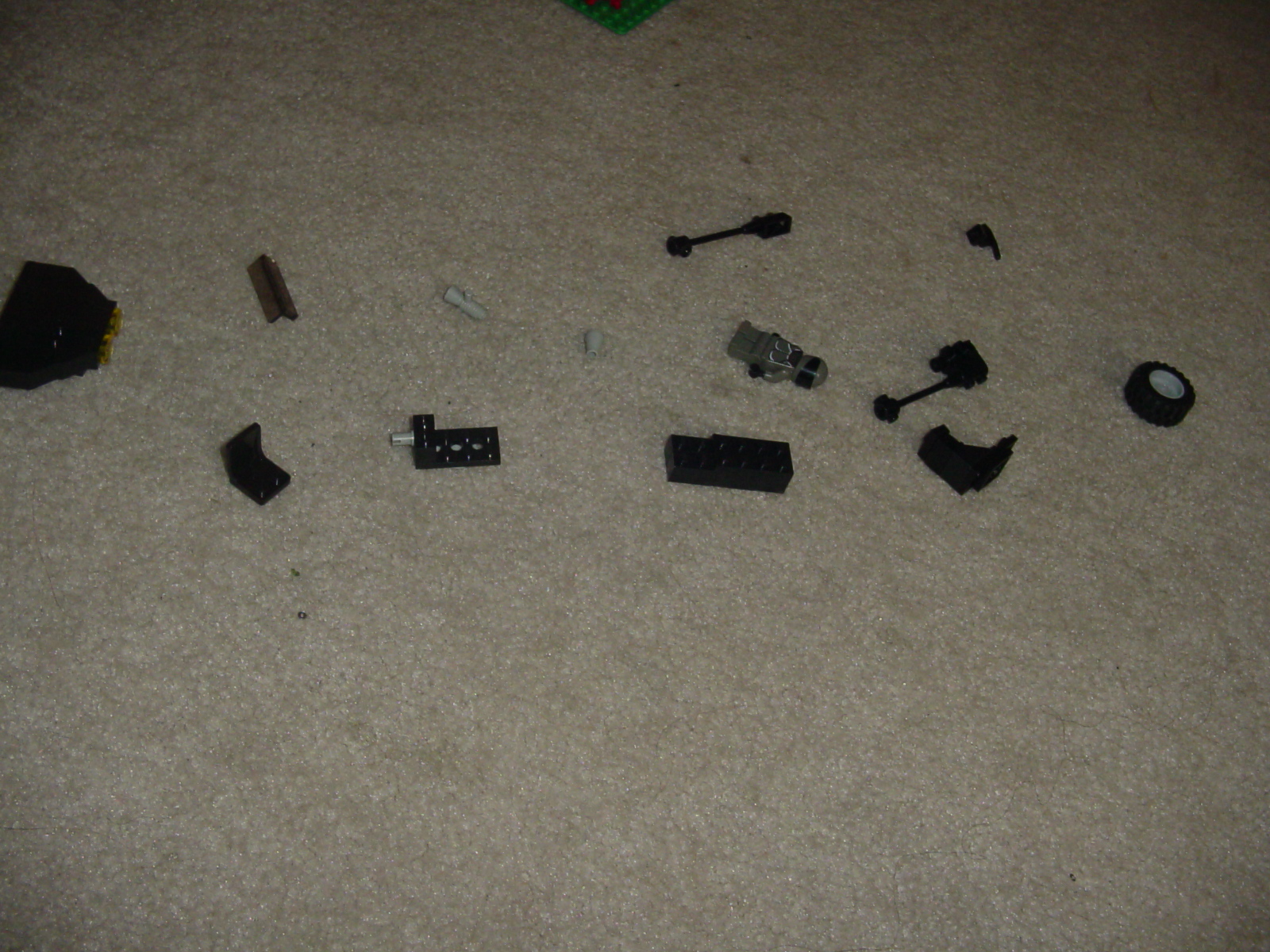 warthog_rubble_and_an_injured_odst.jpg