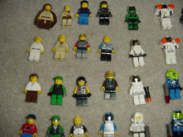minifigs2.jpg