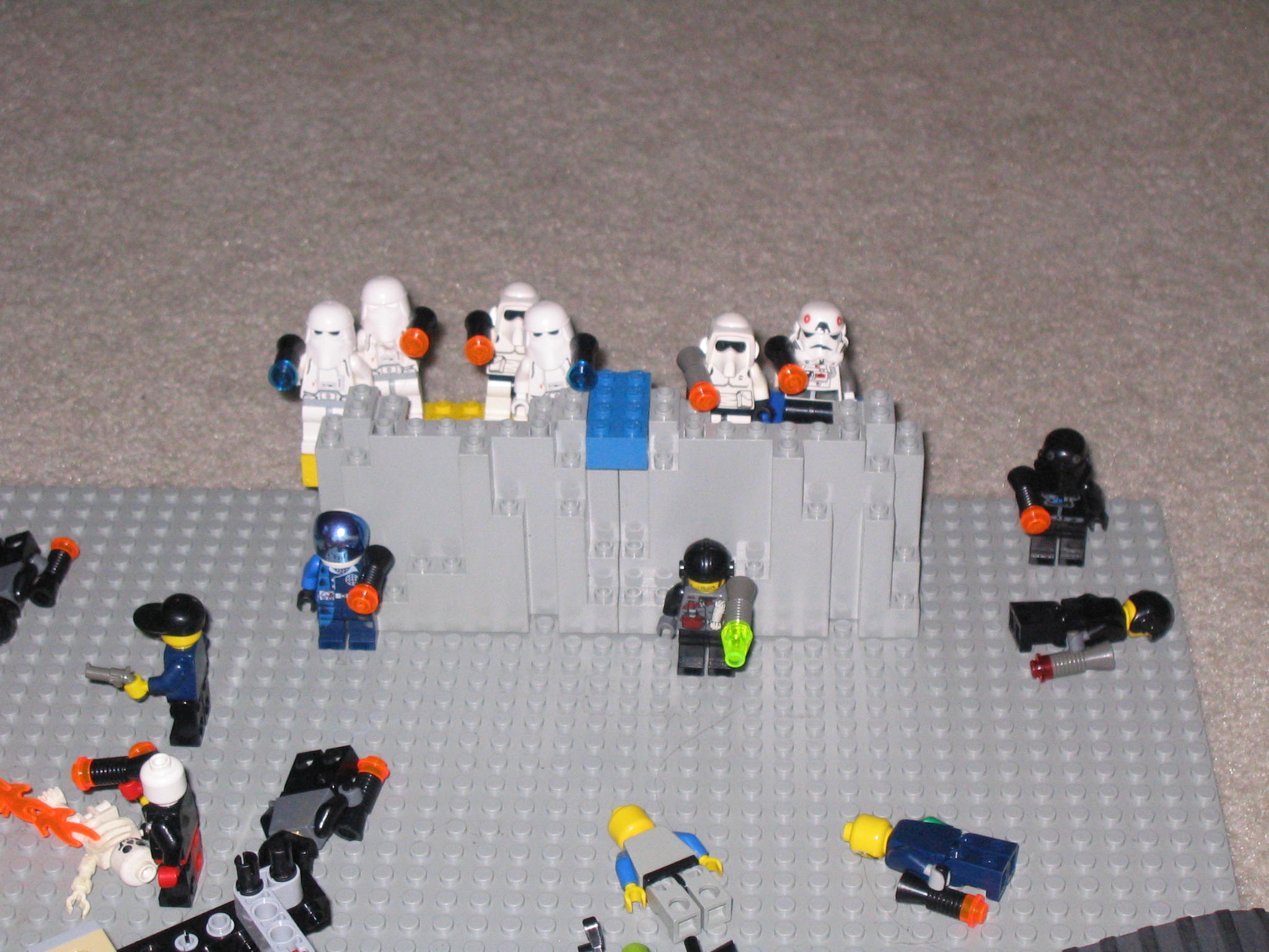 imperial_troops_behind_rocks.jpg