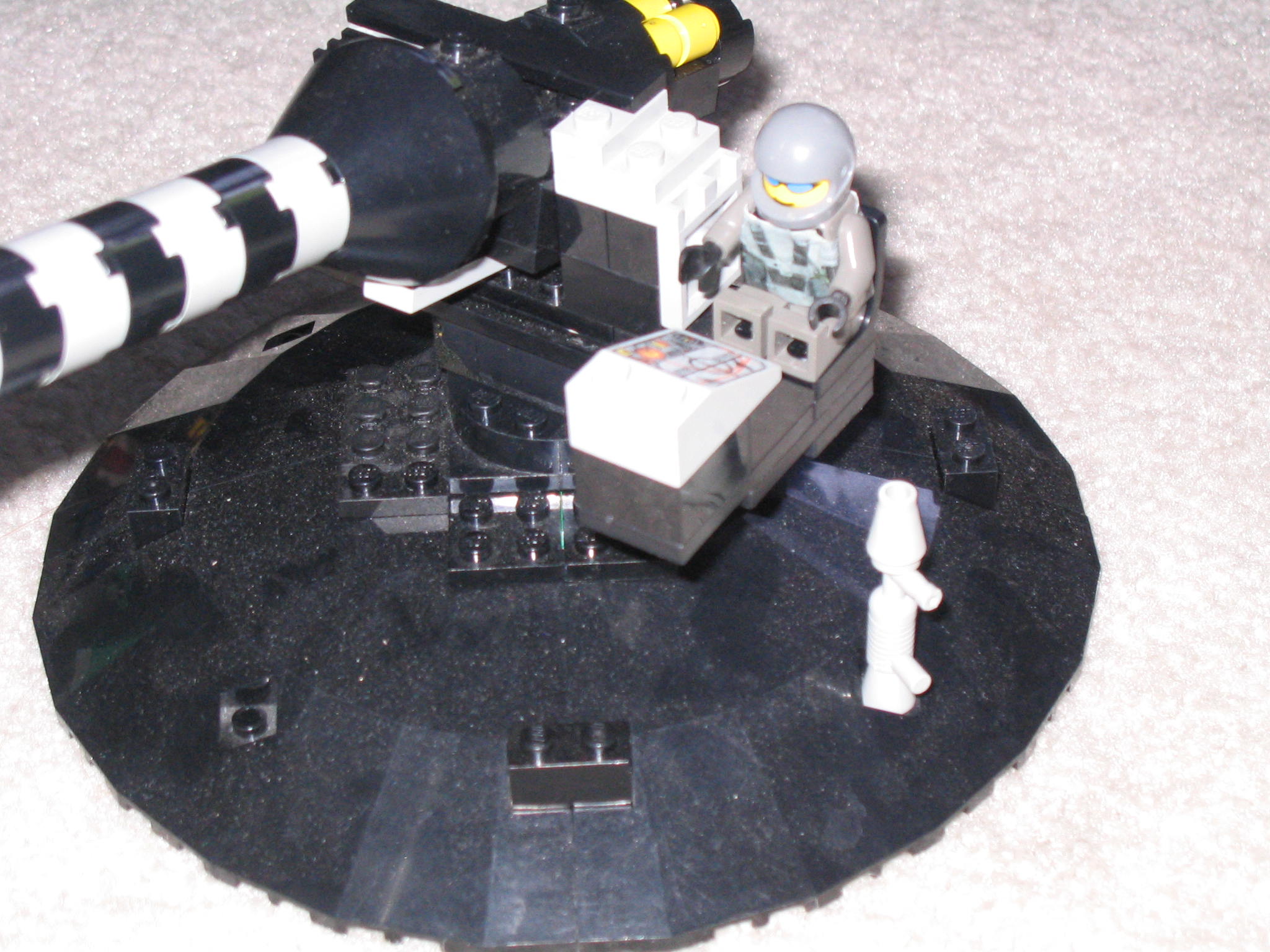 trooper_manning_artillery_emplacement.jpg