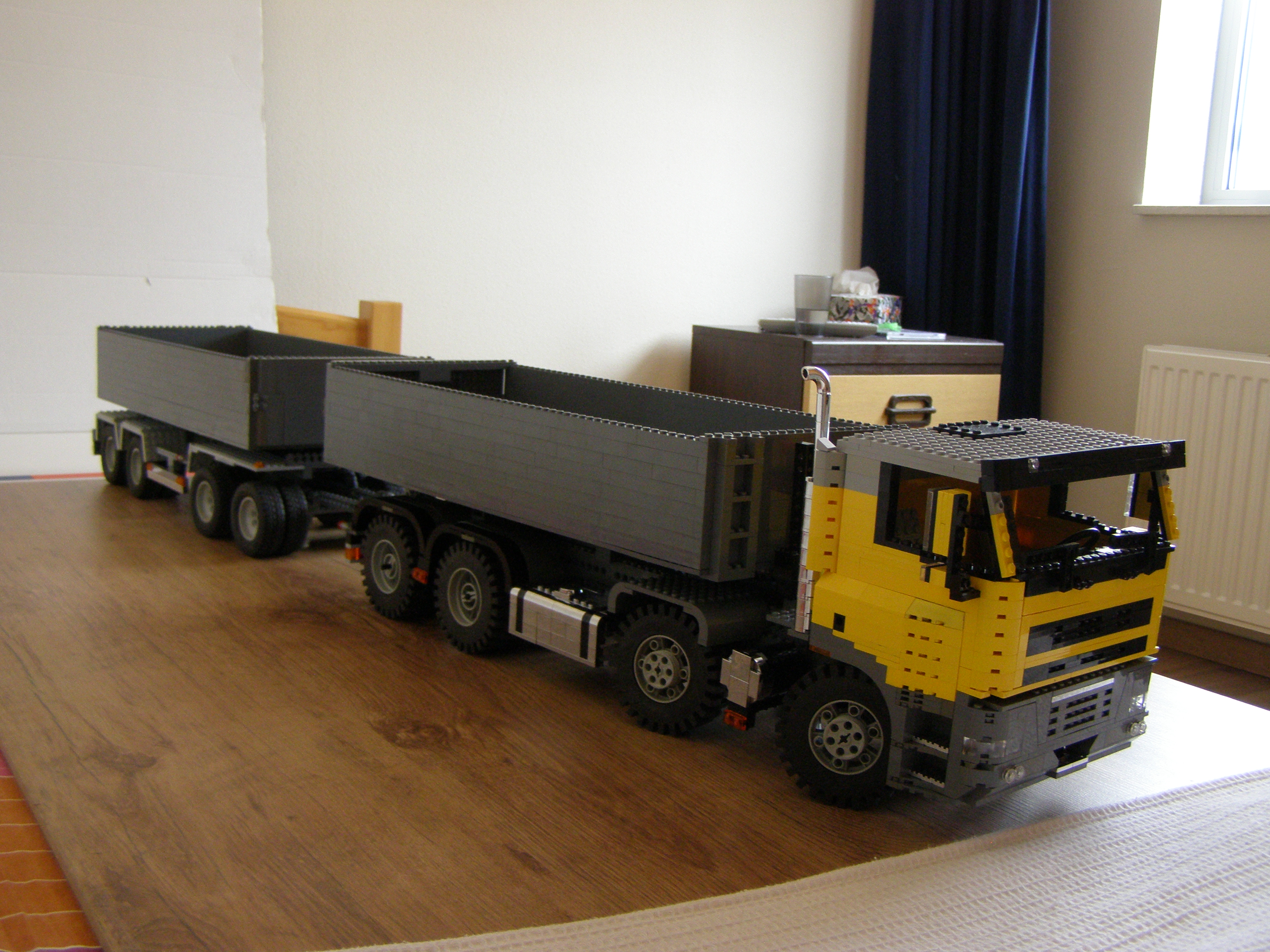 daf_fad_cf85_460___r_v.jpg