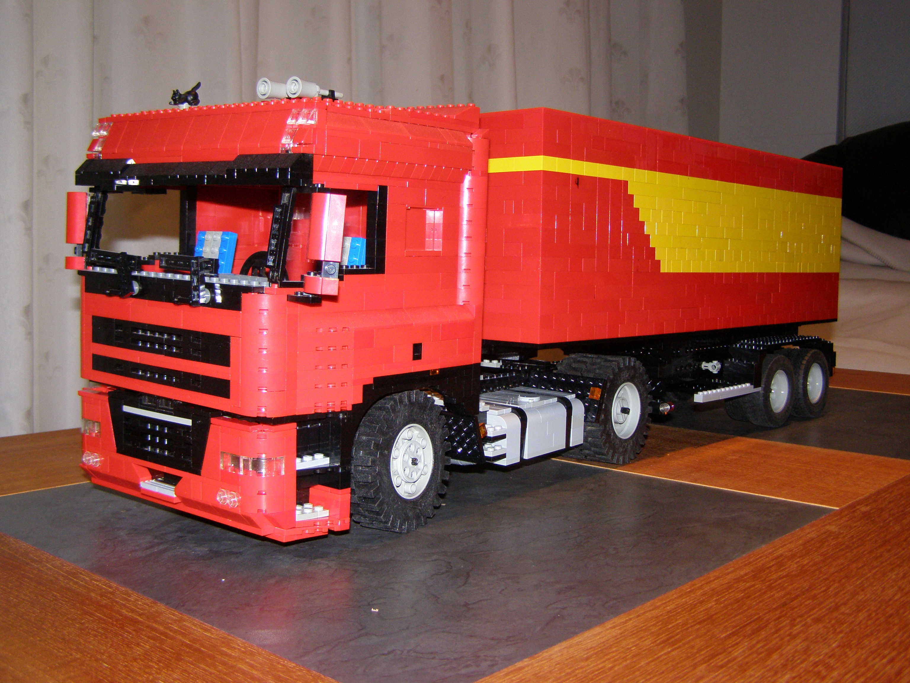 daf_cf_2-asser_lzv_oplegger.jpg