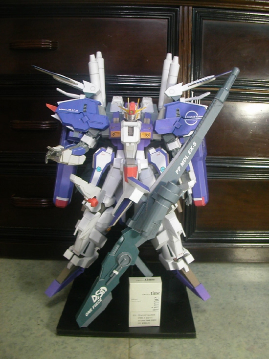 ex-s_papermodel_01.jpg