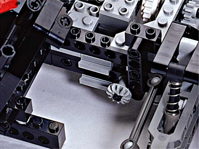 und640x480us0steeringstep07.jpg