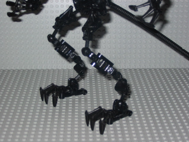 alien1-legs.jpg