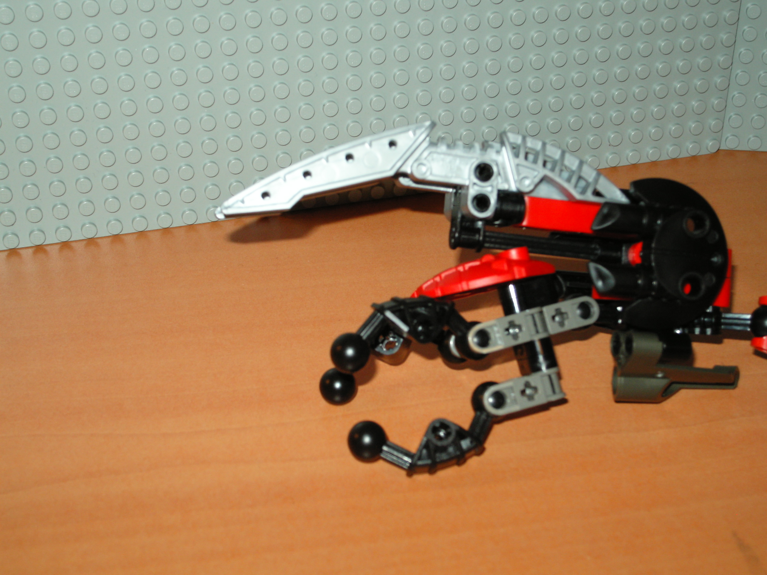 makuta-arm2.jpg