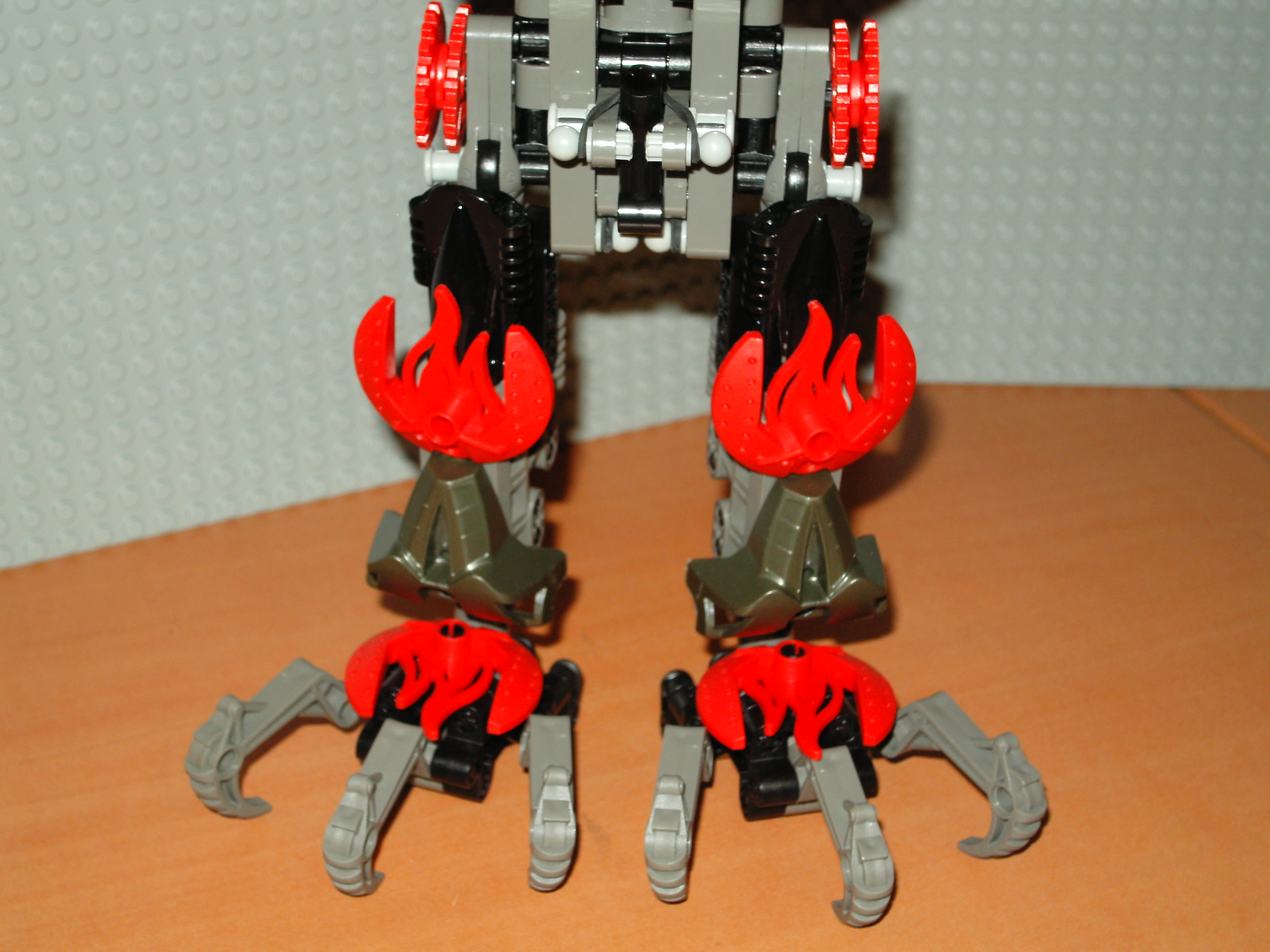 makuta-legs1.jpg