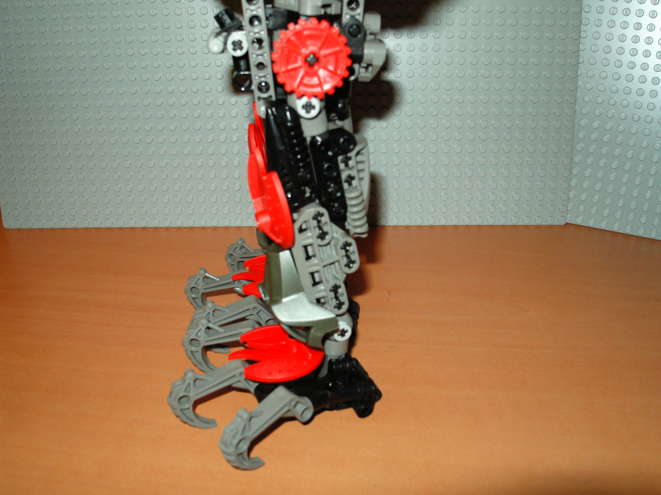 makuta-legs2.jpg